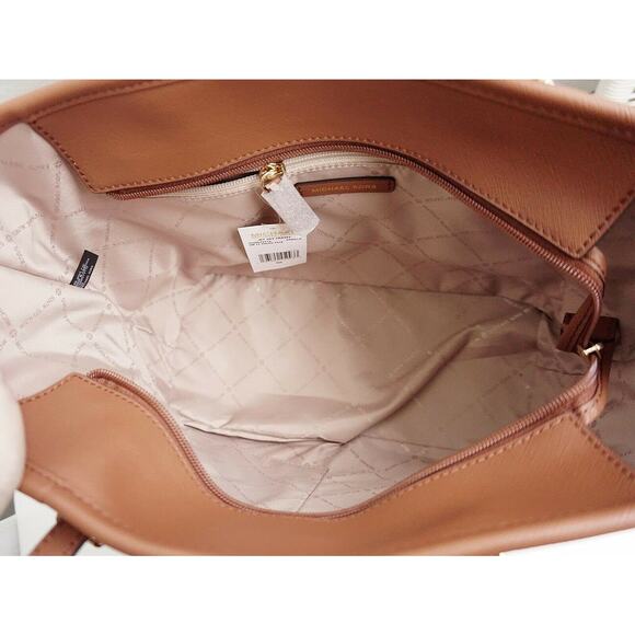 NWT Michael Kors Jet Set Travel Large Shoulder Tote Bag Vanilla One Size - Picture 4 of 5